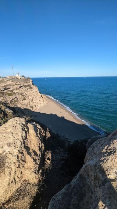 A 5Mn De La Reserve Africaine, Charmante Maison De Village Avec Patio Sigean Esterno foto