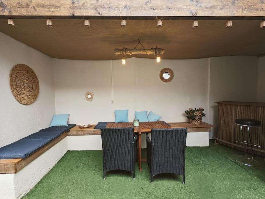 A 5Mn De La Reserve Africaine, Charmante Maison De Village Avec Patio Sigean Esterno foto