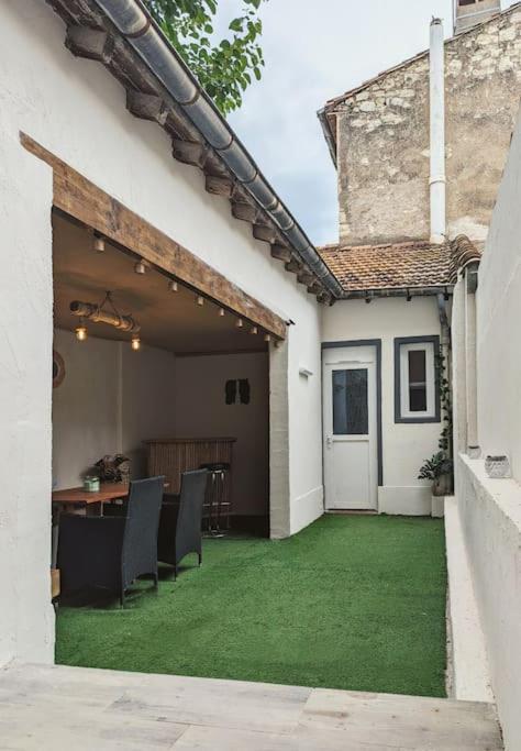 A 5Mn De La Reserve Africaine, Charmante Maison De Village Avec Patio Sigean Esterno foto